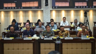 Purbaya Sebut Kegiatan PFII Pakai Valuta Asing, Komunikasi Bahasa Inggris