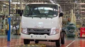 Isuzu Catatkan Produksi 300 Ribu Unit di Tengah Ketatnya Persaingan Kendaraan Komersial Tanah Air