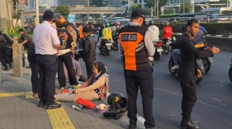 Kendaraan Berhenti Mendadak Picu Kecelakaan Beruntun di MT Haryono Pancoran