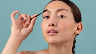 4 Browcara Lokal Tahan Keringat untuk Alis Rapi Seharian di Cuaca Panas