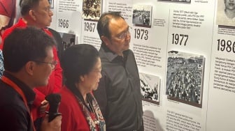 30 Tahun Kudatuli, Megawati Saksikan Kembali Jejak Kelam Demokrasi Lewat Pameran Arsip
