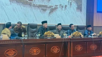Kursi Kosong yang Memicu Amuk Dewan: Saat Sekda Sumenep Dihantam Mosi Tak Percaya
