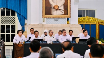 Istana Ungkap Alasan Kursi Gibran Digeser ke Jajaran Menteri Saat Sidang Kabinet