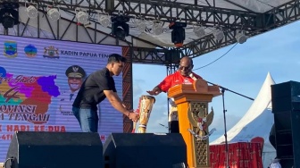 Meki Nawipa Luncurkan Program Bangkit Papua Tengah, Fokus Cetak Generasi Unggul
