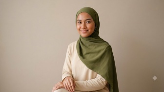 Kulit Sawo Matang Cocoknya Pakai Jilbab Warna Apa? Ini 7 Rekomendasi Warna yang Bikin Cerah