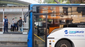 Berangkat Cerdas: Mengubah Lelah Menjadi Faedah di Bangku Transportasi Umum