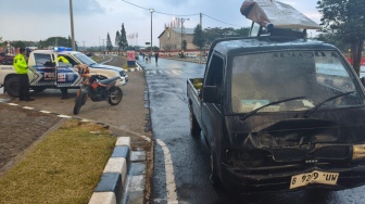 Diduga Belajar Nyetir, Pengemudi Pikap Tabrak Pesepeda dan Pedagang di Lingkar Stadion Pakansari