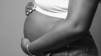 Terjebak Pregnancy Beauty Standard: Saat Tubuh Ibu Hamil Dijadikan Komoditas Estetika