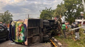 Bus Alisman Kecelakaan di Padang, 8 Orang Terluka