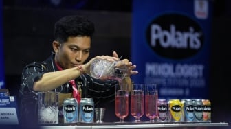Mengenal Profesi Mixologist, Peracik Minuman yang Kini Makin Diburu Industri F&B