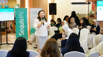 Praktisi pengembangan usaha, Lishia Erza Budiman dalam Sequis SHEPRENEUR Learning Series. [handout]

