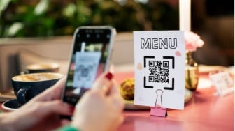 Menu Digital di Restoran: Efisiensi yang Menggeser Kenyamanan Pelanggan