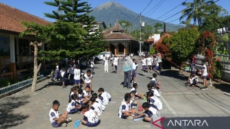 Hari Anak Nasional, SD di Temanggung Perangi Kecanduan Gadget Lewat Permainan Tradisional