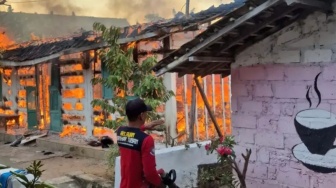 Hanya Gara-gara Colokan Kabel, Bisnis MUA di Tuban Kebakaran Rugi Rp400 Juta