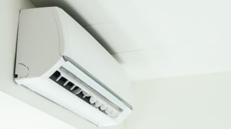 Perbedaan AC Inverter dan Low Watt, Mana yang Lebih Hemat untuk di Rumah?
