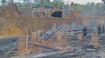 Kebakaran Kasepuhan Ciptamulya: 51 Rumah dan 49 Leuit Hangus, Puluhan Ton Padi Musnah