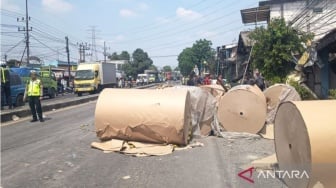 Tragedi Subuh di Pasuruan: Truk Muatan Kertas Raksasa Tewaskan 4 Orang