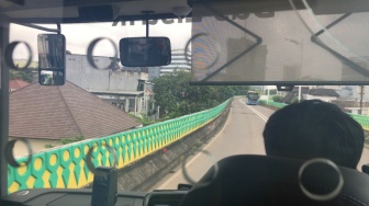 Sensasi Menembus Langit Jakarta Melalui Jalur Langit Transjakarta