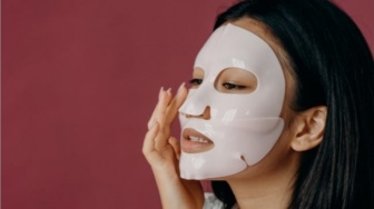 Lawan Penuaan! 4 Hydrogel Mask Adenosine Bikin Wajah Kencang dan Kenyal