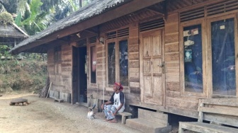 Bagaimana "Pamali" Menjadi Cara Masyarakat Kampung Kuta Menjaga Hutan Adat?