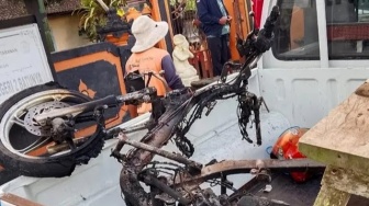 Nyawa Dibayar Ayam Sabung: Alarm Keras untuk Penegakan Hukum dan Nurani Kita