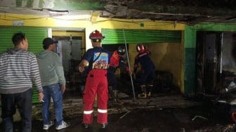 Kebakaran Hanguskan Lima Kios di Pasar Ngemplak Tulungagung, Kerugian Capai Rp70 Juta