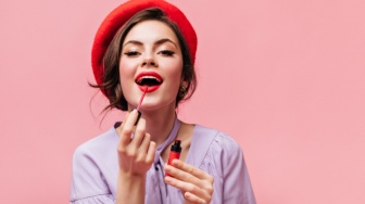 5 Lipstik Lokal untuk Bibir Hitam di Bawah Rp50 Ribu, Pigmentasinya Juara!