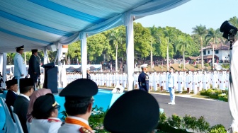 Mendagri Tito Dampingi Presiden Prabowo Resmikan Pelantikan 1.204 Pamong Praja Muda IPDN