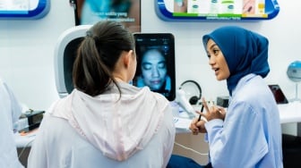 Edukasi Kulit Sensitif, Cetaphil Derm On Tour Hadir Menjangkau Warga Jakarta Lewat Konsep Mobile