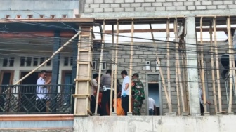 Pekerja Bangunan di Blitar Meregang Nyawa Saat Memlester Dinding, Polisi Selidiki Penyebabnya