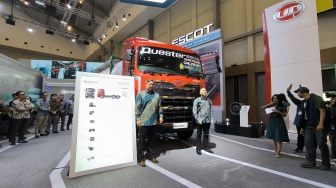 UD Trucks Luncurkan Quester Terbaru di GIIAS 2026, Lebih Efisien dan Aman