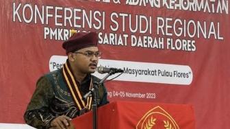 Diiringi Lagu Glenn Fredly, Delvis Rettob Dinobatkan sebagai Ketua Presidium PP PMKRI