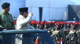 Prabowo Resmi Naikkan Tukin TNI dan Kemhan, Apa Kabar Perbaikan Nasib Guru?