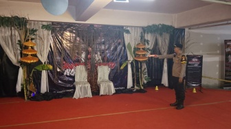 Tewas Usai Uji Nyali: Detik-Detik Tragis Perempuan Tulungagung Ambruk di Depan Rumah Hantu