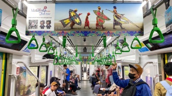 Kampanye Wisata Malaysia di Rangkaian Commuter Line. [Handout]