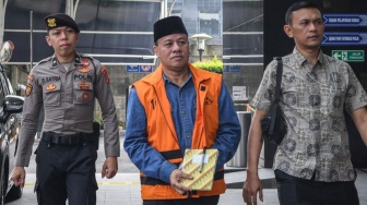 KPK Sita Mobil Pajero Sport yang Dipakai Istri Kedua Suhardiman Amby