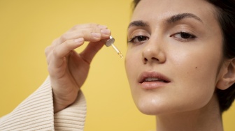 3 Serum Wardah untuk Kulit Kering dan Kusam yang Cocok Dipakai Sehari-hari