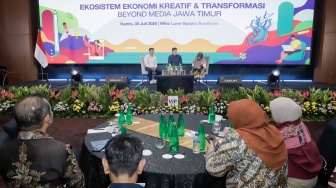Suasana jalannya gelaran Jatim Media Summit 2026 di Whiz Hotel, Surabaya, Kamis (30/7/2026). [Suara.com/Alfian Winanto]
