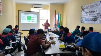 Judol dan Pinjol Intai Buruh Banten, Ada Pekerja Terlilit Utang Miliaran hingga Kena PHK