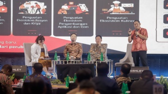 Suasana jalannya gelaran Jatim Media Summit 2026 di Whiz Hotel, Surabaya, Kamis (30/7/2026). [Suara.com/Alfian Winanto]
