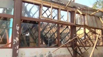 Sekolah Nyaris Roboh, Siswa di Tasikmalaya Belajar dengan Rasa Waswas