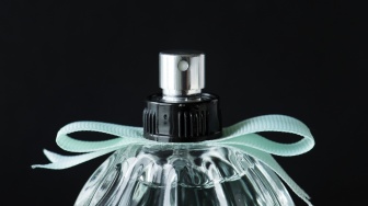 3 Parfum Aroma Powdery Lembut ala Bayi yang Tahan Lama dari Brand Lokal