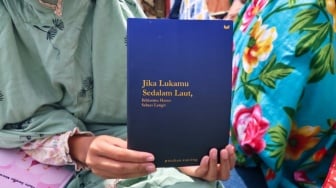 Meracik Penawar Luka Sendiri dari Buku Jika Lukamu Sedalam Laut, Ikhlasmu Harus Seluas Langit