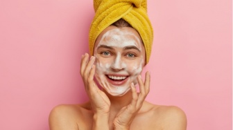 5 Low pH Cleanser Lokal yang Aman untuk Kulit Sensitif, Cuma Rp30 Ribuan!
