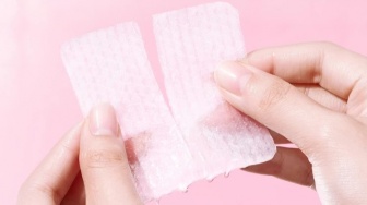 Praktis Banget! 5 Serum Pad yang Bikin Kulit Makin Glowing