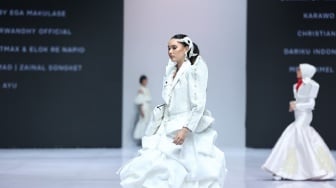 Saat Limbah Denim Bertransformasi Jadi Karya Couture, Ini Pesona Koleksi Terbaru DARIKU INDONESIA