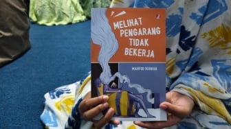 Melihat Pengarang Tidak Bekerja: Ketika Musuh Terbesar Penulis Adalah Dirinya Sendiri