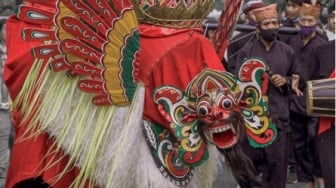 Tumbuh Tanpa Kehilangan Akar: Desa Kemiren dan Jalan Panjang Merawat Budaya Osing