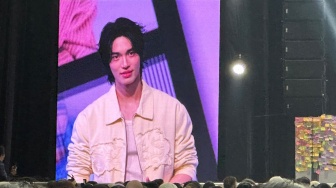 Fan Meeting Win Metawin di Jakarta Penuh Momen Manis, dari Blusukan Hingga Panggil Penggemar Sayang