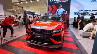 Geely Coolray Bergaya Racing Mejeng di GIIAS 2026